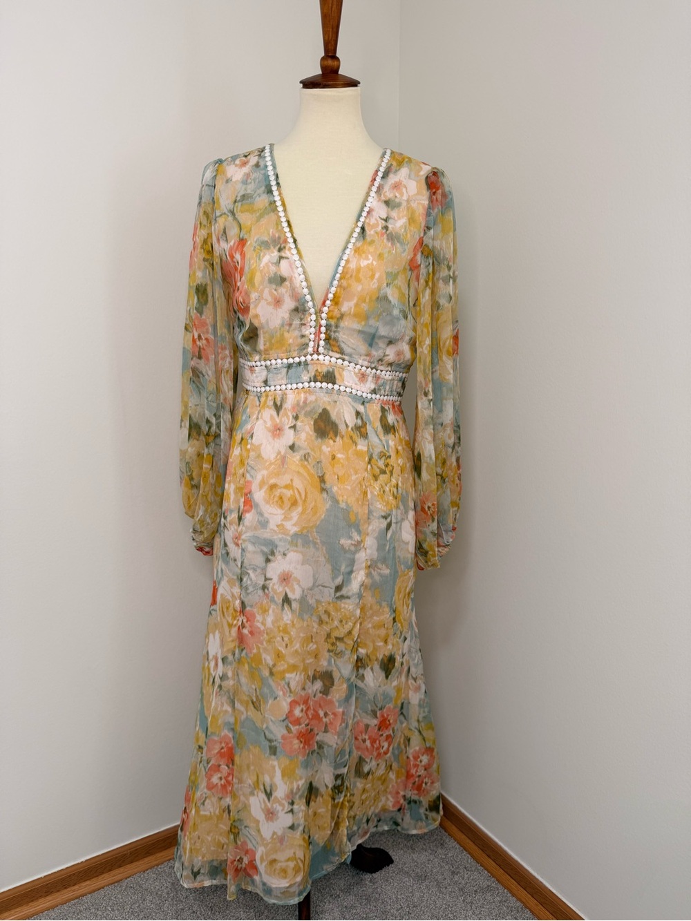 Cottage-core Hello Molly Pastel Floral V‑Neck Long Sleeve Midi Dress